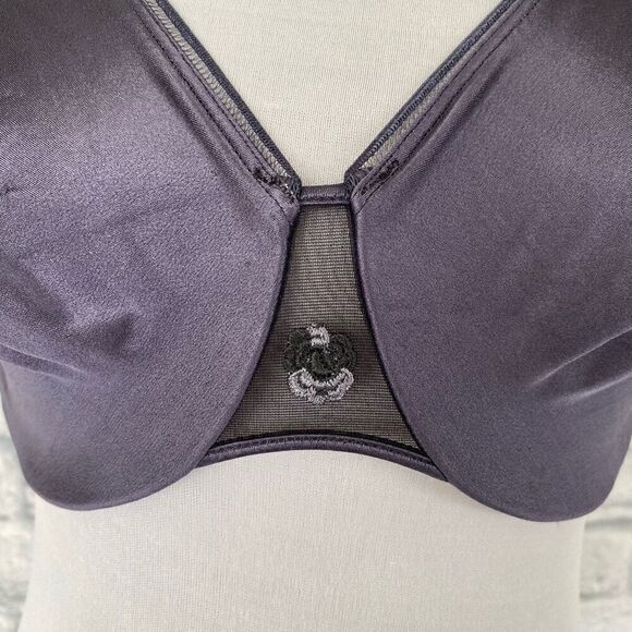 Olga women 38D satin front underwire bra w/3 hook closure and floral lace back - Picture 2 of 10